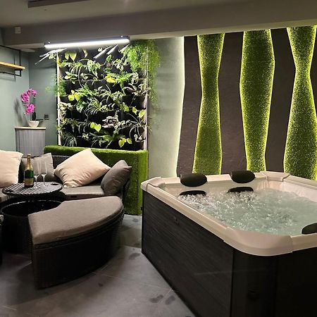Leo Apartment Suite & Private Spa Zone - Old City Bratislava Exteriér fotografie