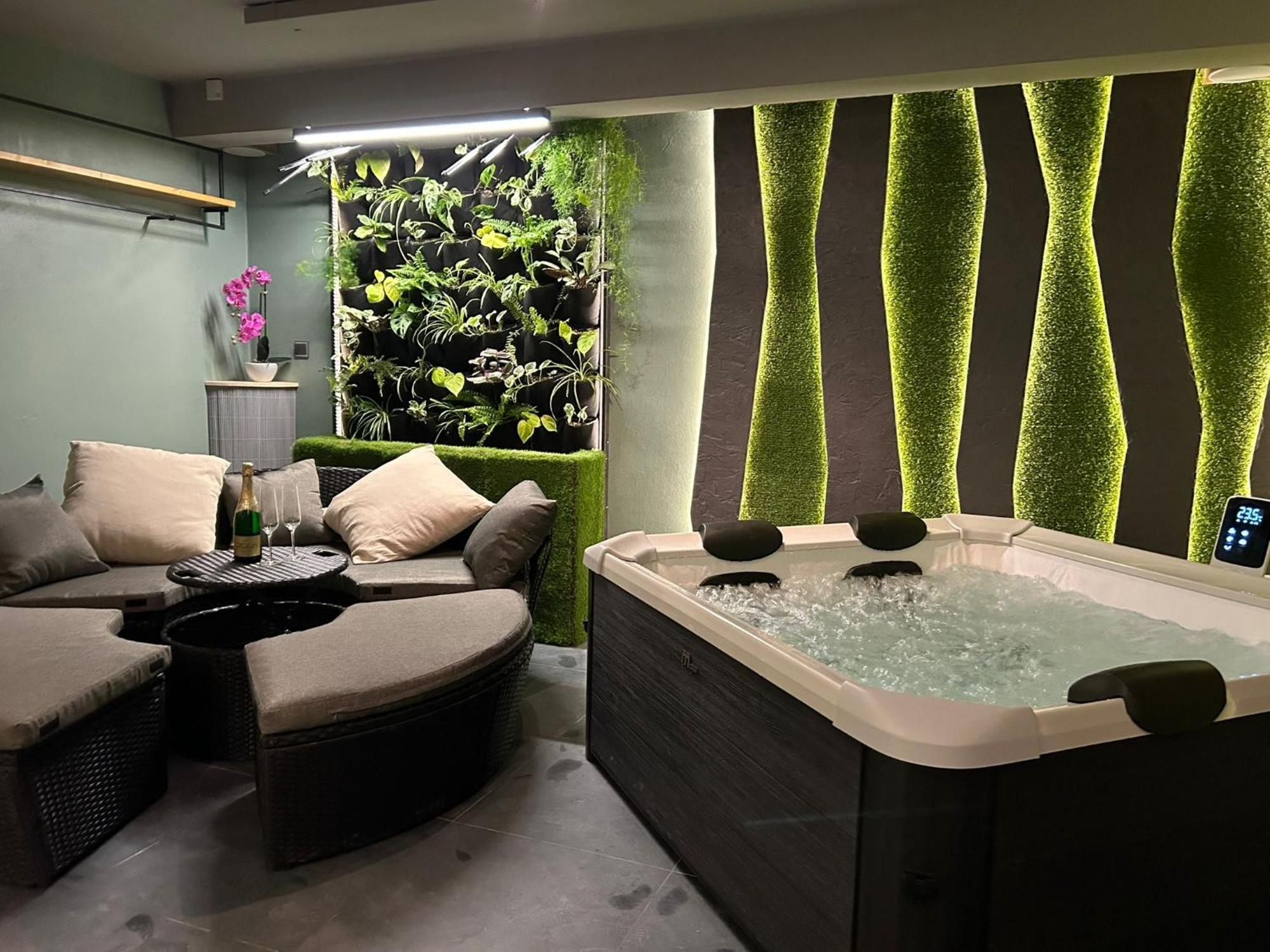 Leo Apartment Suite & Private Spa Zone - Old City Bratislava Exteriér fotografie