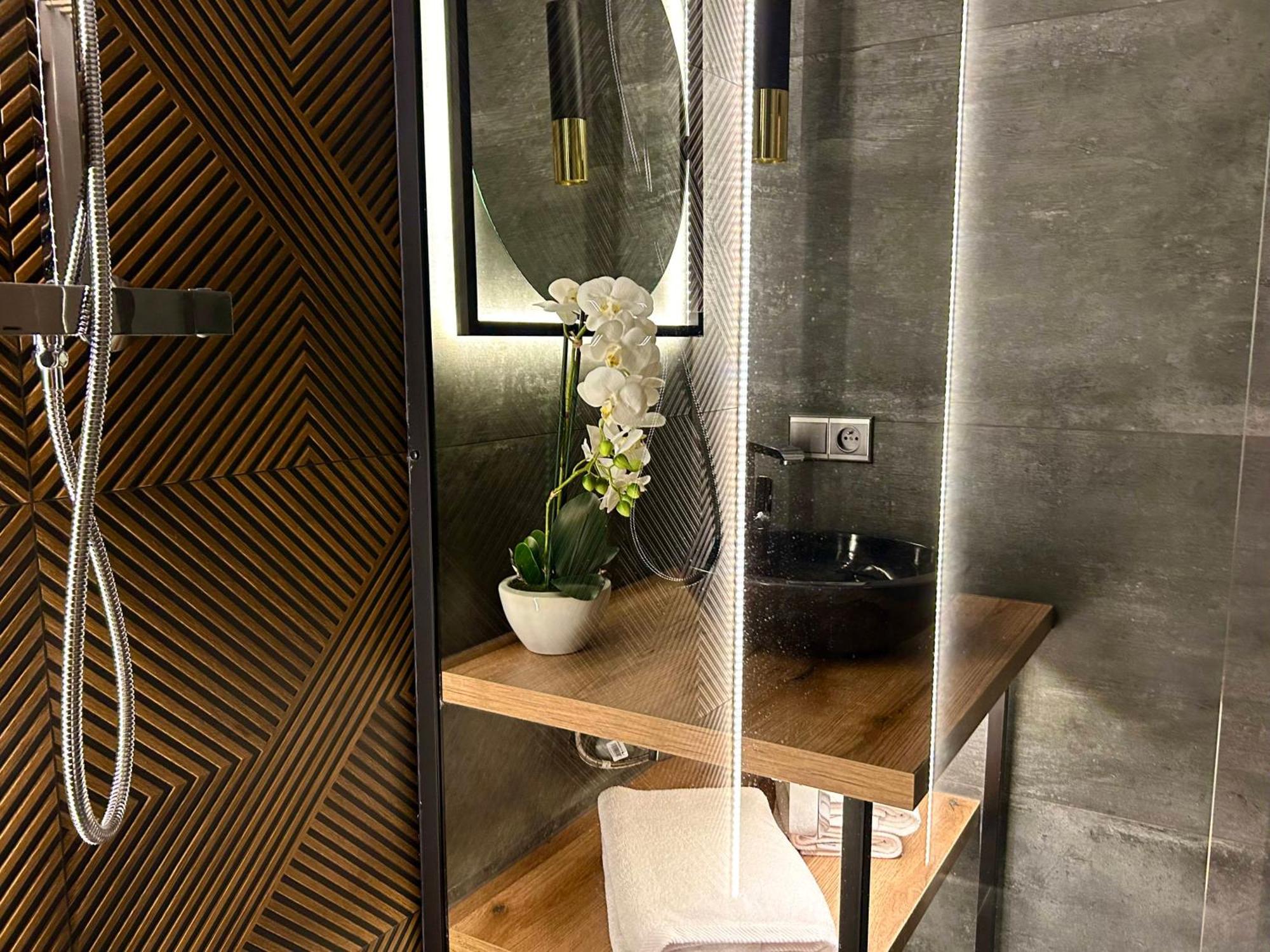 Leo Apartment Suite & Private Spa Zone - Old City Bratislava Exteriér fotografie