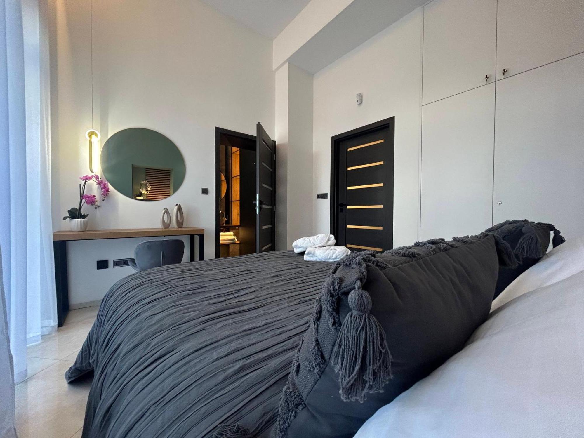 Leo Apartment Suite & Private Spa Zone - Old City Bratislava Exteriér fotografie