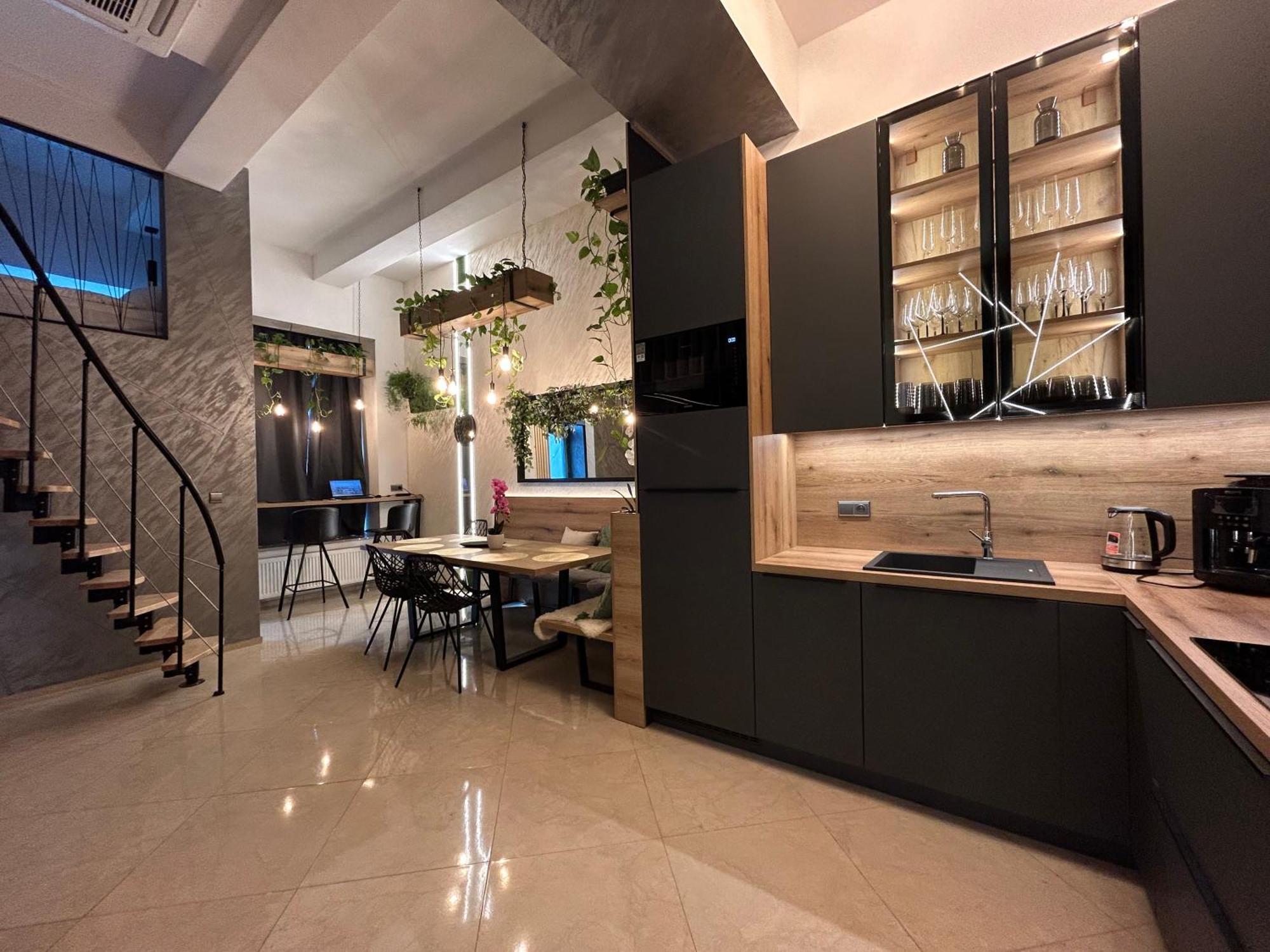 Leo Apartment Suite & Private Spa Zone - Old City Bratislava Exteriér fotografie